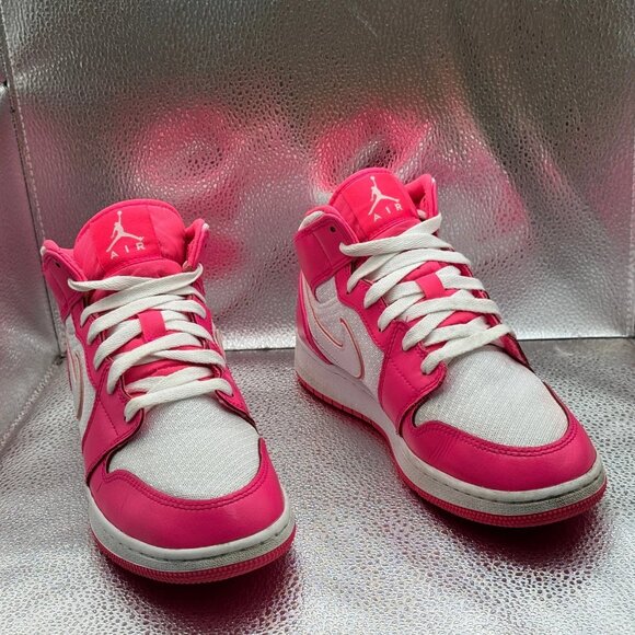 Size 6.5 Nike Air Jordan 1 Mid Kids Hyper Pink Basketball Sneakers 555112-611 - Picture 3 of 11